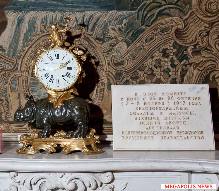 Остановленные в Эрмитаже сто лет назад часы вновь пошли