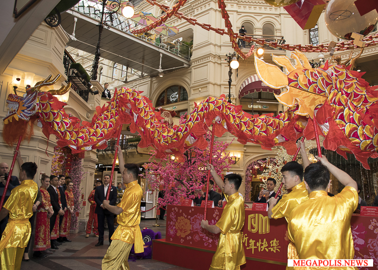 Все краски Поднебесной на фестивале «Китайский Новый год» в ГУМе
