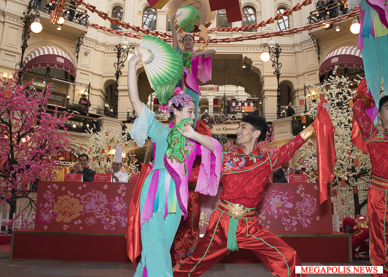 Все краски Поднебесной на фестивале «Китайский Новый год» в ГУМе
