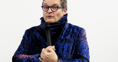 Александр Васильев открывает выставку моды в Петербурге