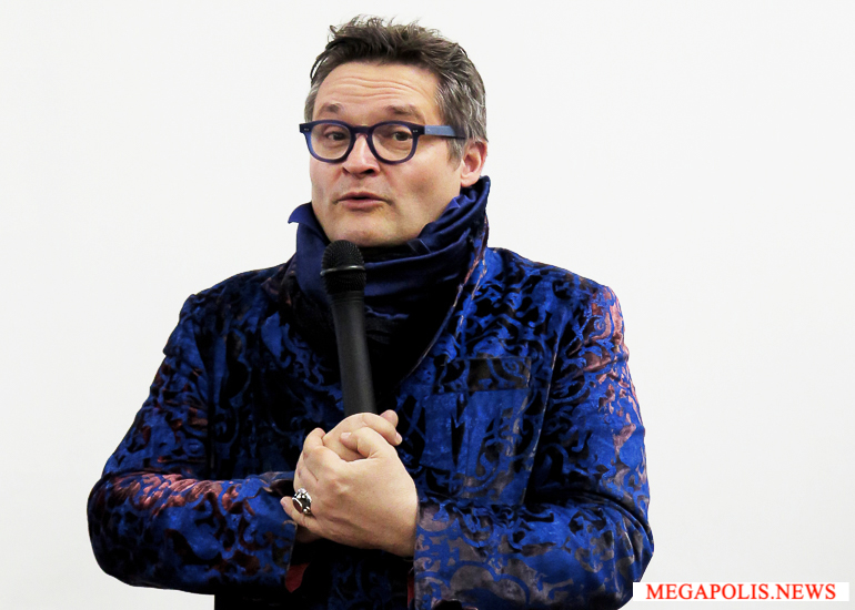 Александр Васильев открывает выставку моды в Петербурге