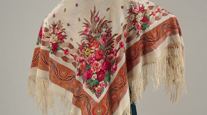 Русский музей покажет платки и шали