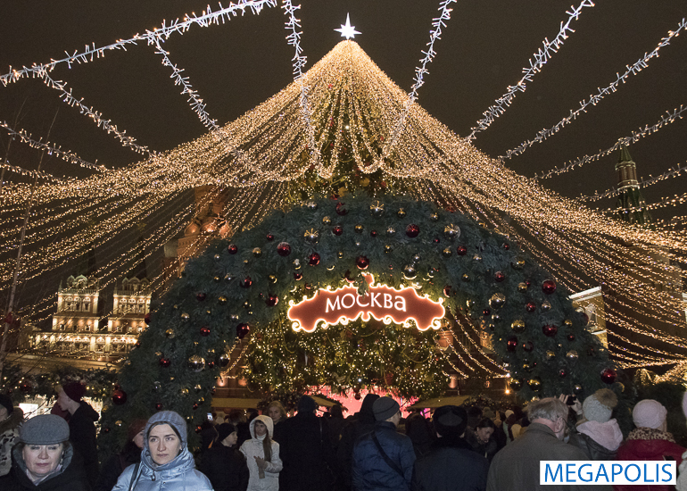 Новогодние праздники в Москве продлили до конца января