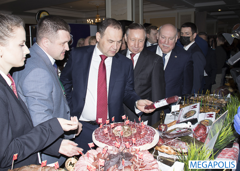 Премьер-министр Белоруссии посетил петербуржский форум
