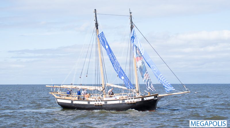 Две яхты из Петербурга отправились в музейный морской поход